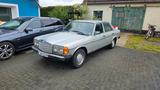 Mercedes-Benz 200D, HU 04/27, Text lesen  - Mercedes-Benz 200: Te