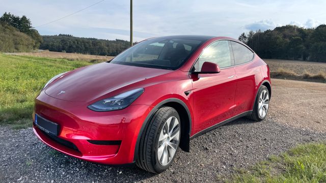 Tesla Model Y RWD, AHK, Keramikversiegelt