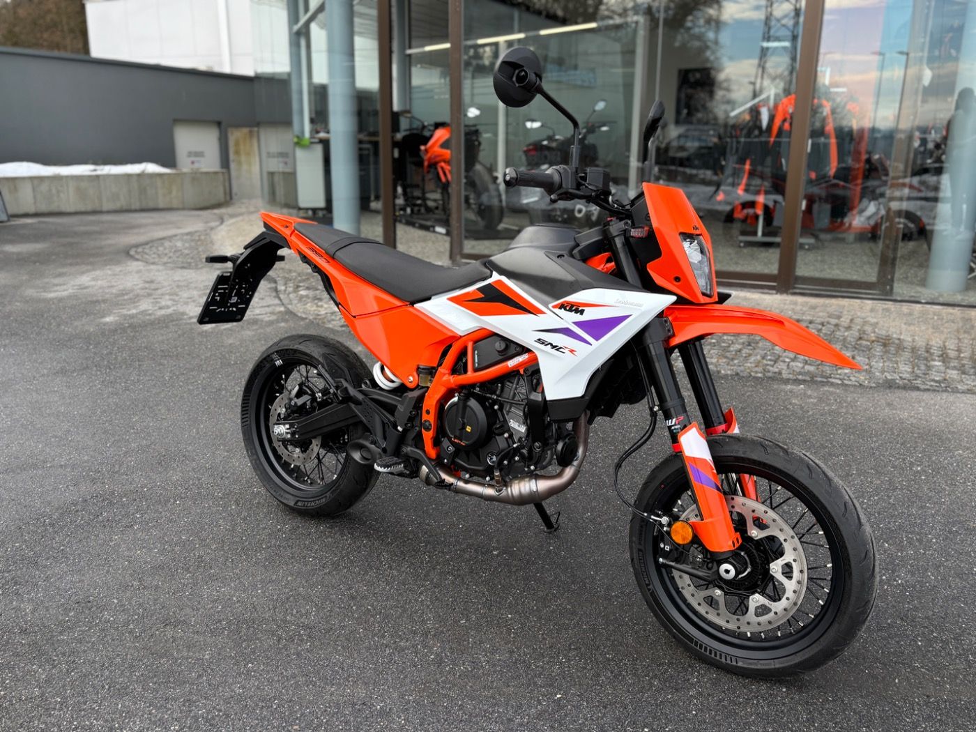 Fahrzeugabbildung KTM 390 SMC R 2026 Quickshifter+ inclusive