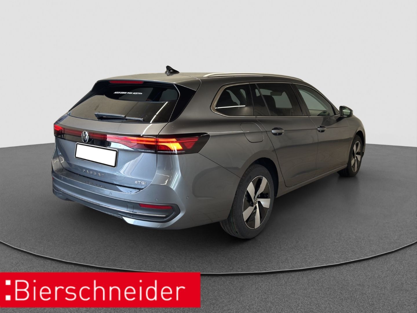 Volkswagen Passat Variant 1.5 eTSI DSG Business AHK 360  HU foto 8