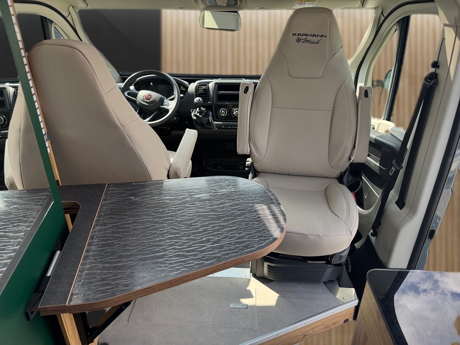 Fahrzeugabbildung Karmann Dexter DE 600 Concept Paket