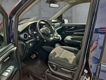 Mercedes V 220 - 8