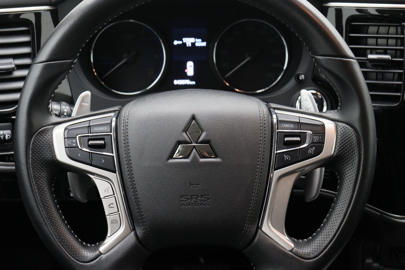 Fahrzeugabbildung Mitsubishi Outlander PHEV 2.4 Basis 4WD
