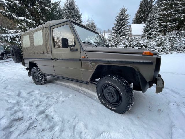 Mercedes-Benz Mercedes- Benz 230 GE, Schweizer Militär S...