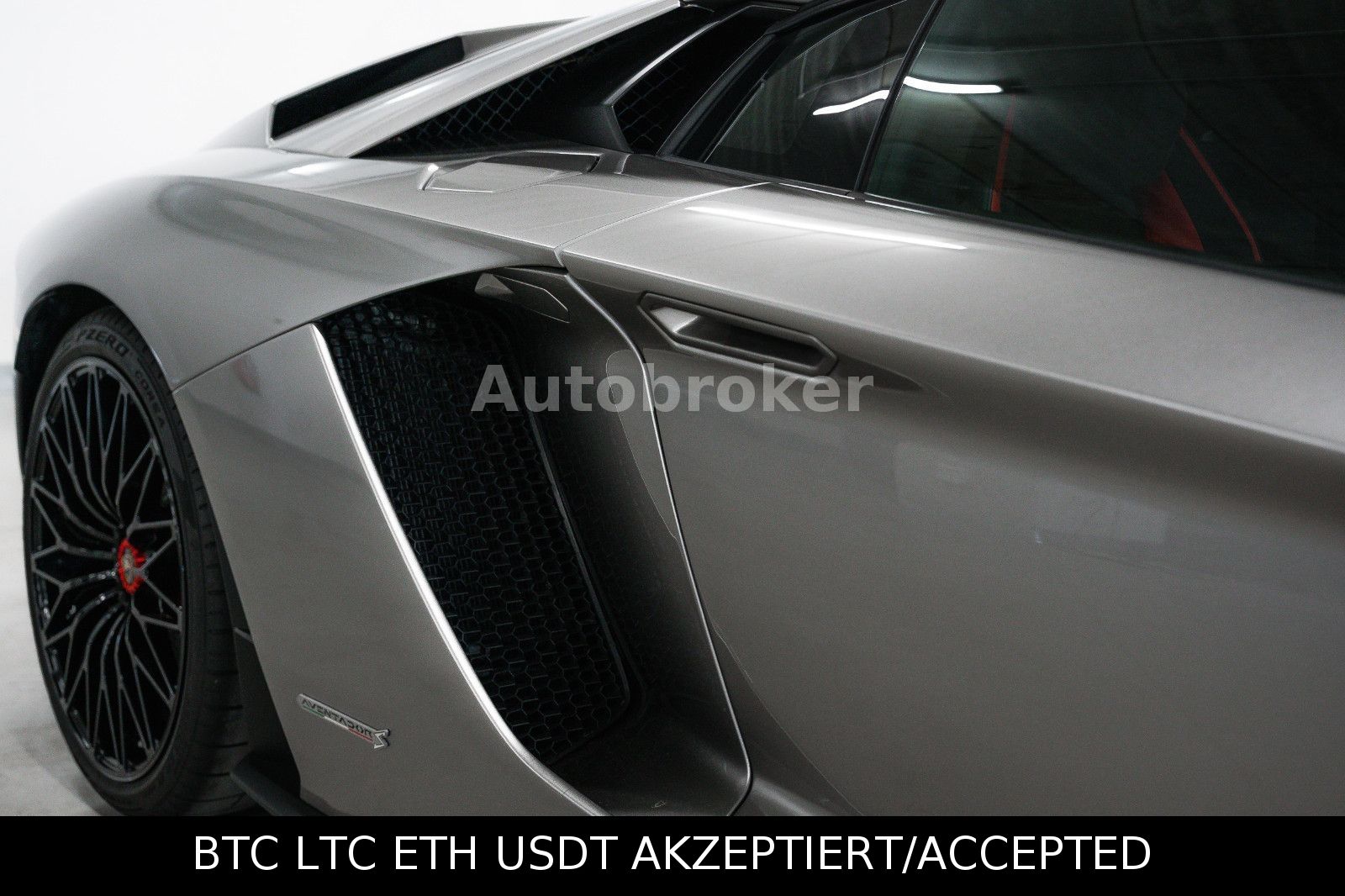 Lamborghini Aventador – pogled 11