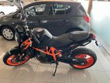KTM 690 Duke R - KTM DUKE 690 R
