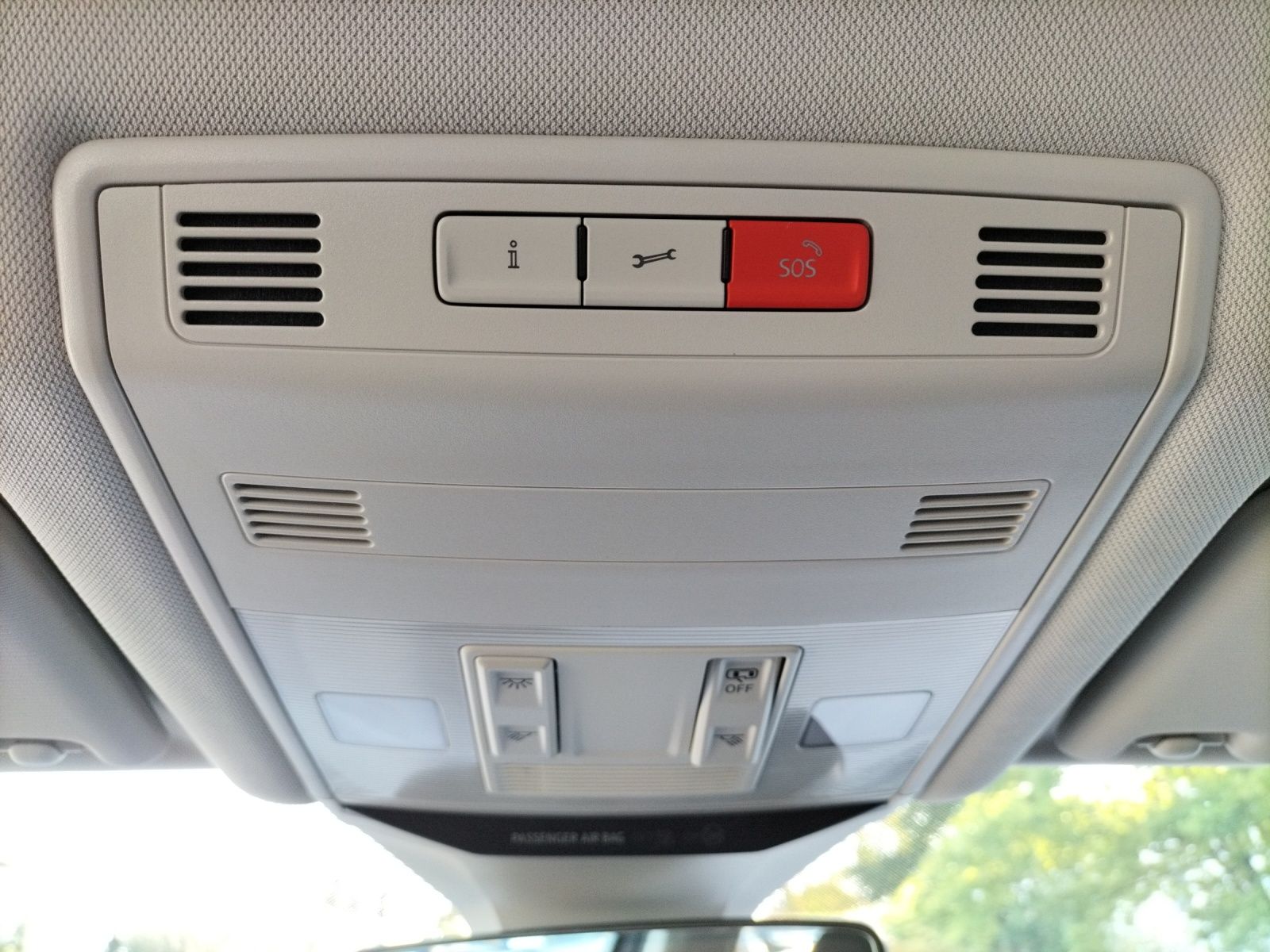 Fahrzeugabbildung Volkswagen T-Roc TSI AHK SHZ Klima WeConnect DAB+