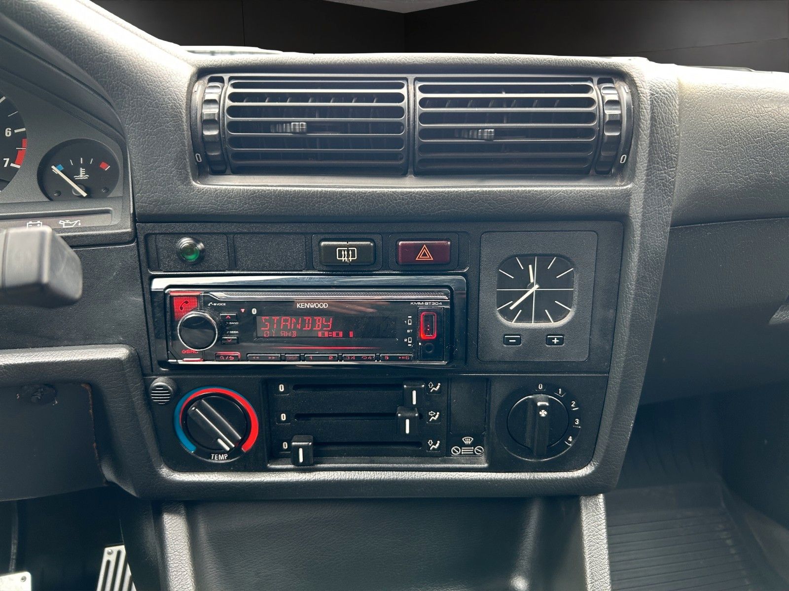 Fahrzeugabbildung BMW 320i E30/Automatik/Leder/H-Zulassung