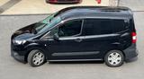 Ford Transit Courier - schwarze Ford Transit Courier