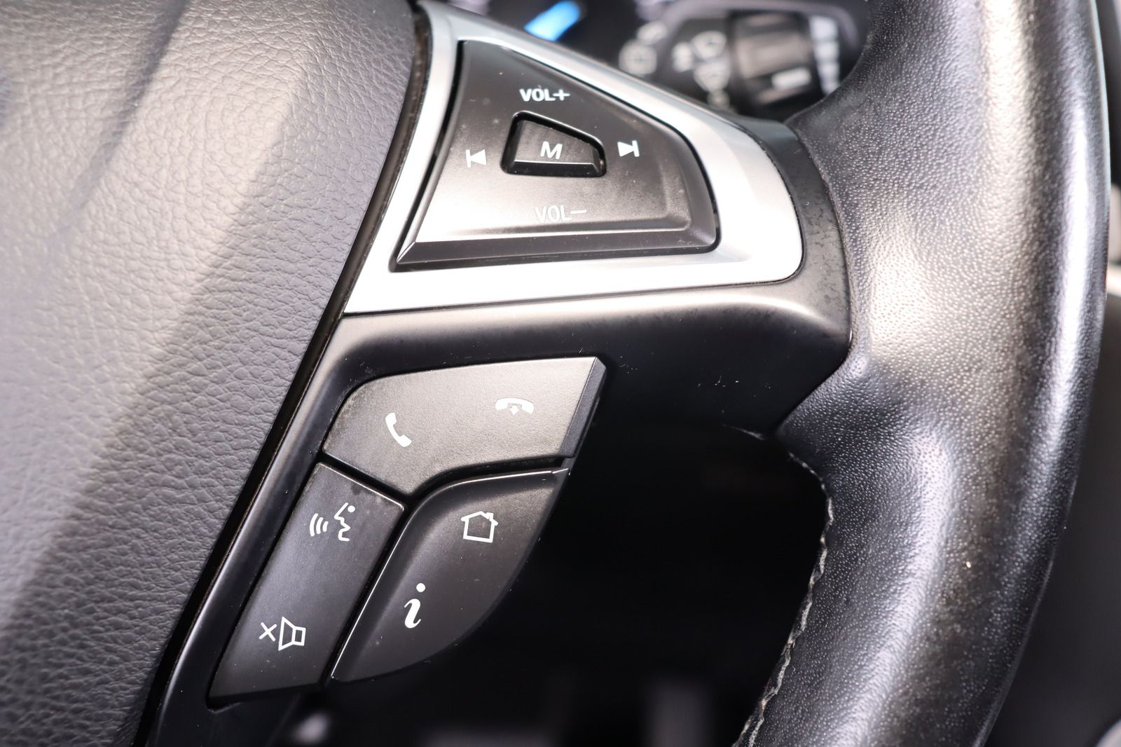 Fahrzeugabbildung Ford S-MAX * Navi * Bi-Xenon * PDC