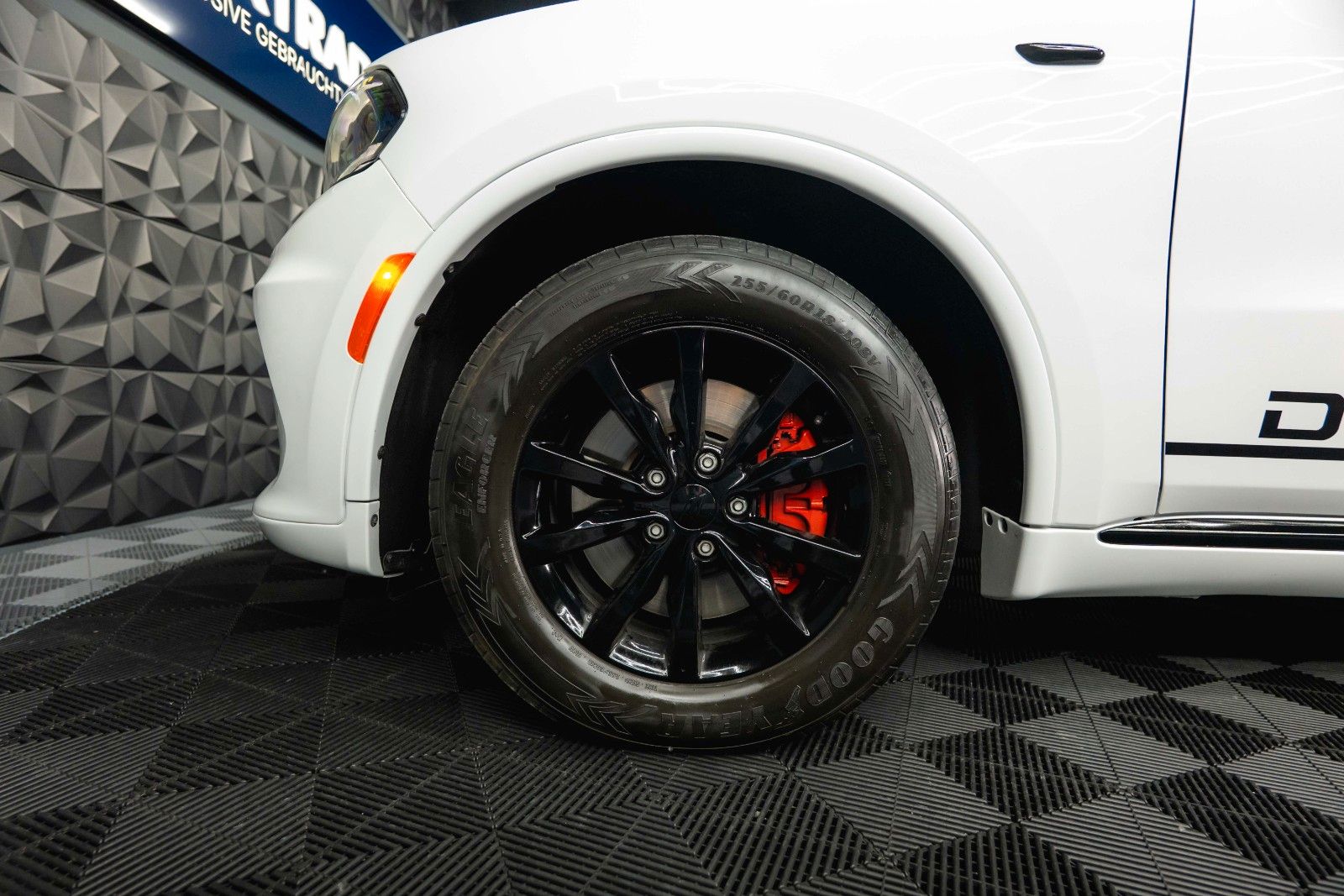 Fahrzeugabbildung Dodge Durango 5.7 V8 R/T SRT 4x4 Night-Paket Modell 22