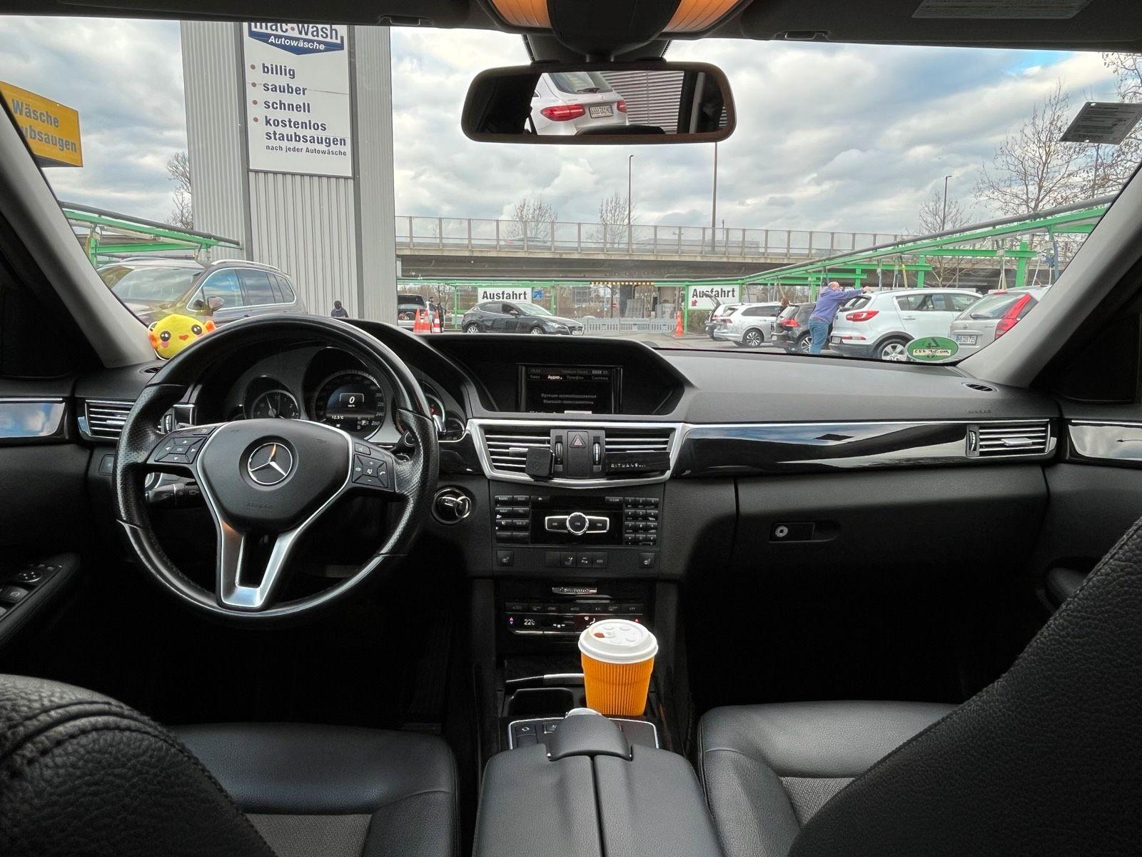 Mercedes-Benz  2012 — photo 7