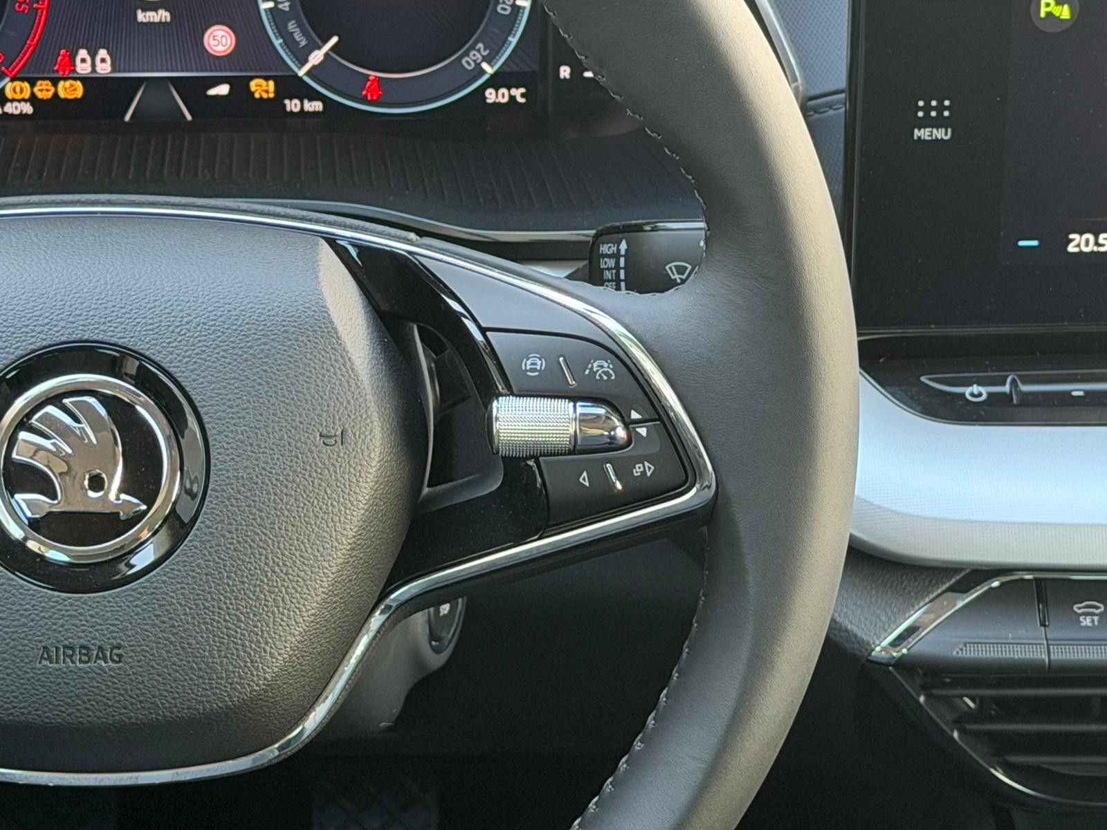 Fahrzeugabbildung SKODA Octavia Combi 2.0 TDI CLEVER *NAVI*ACC*KESSY*BT*