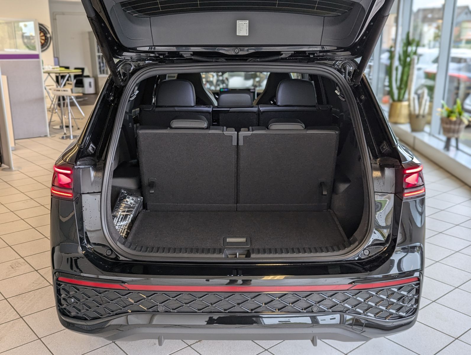 VW Tayron 2.0TDI 4M R-Line Launch Pano Black AHK 20 - Image 20