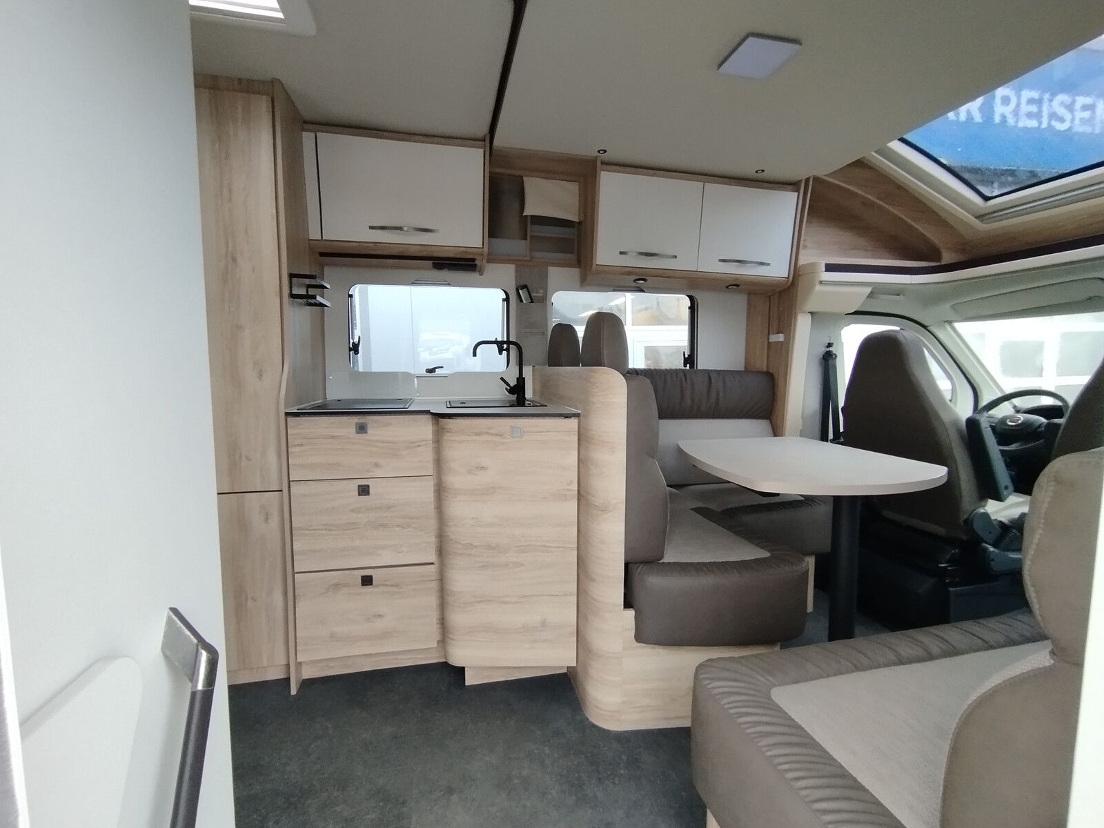 Fahrzeugabbildung Eura Mobil Profila RS PRS 675 SB Dachklima Lithium Mondial