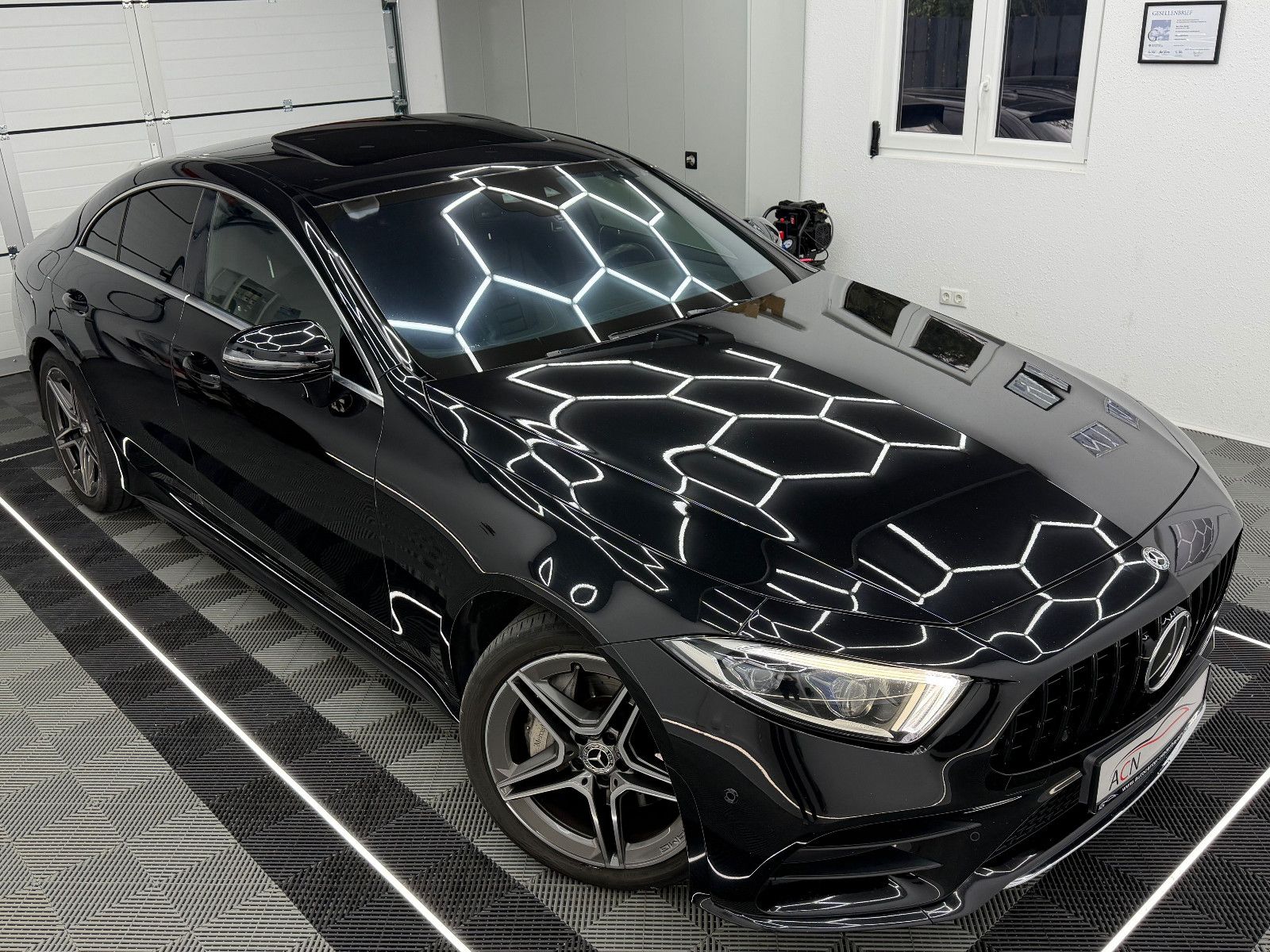 Fahrzeugabbildung Mercedes-Benz CLS 350 d 4Matic AMG-LINE/HuD/eGSD/DISTRONIC+