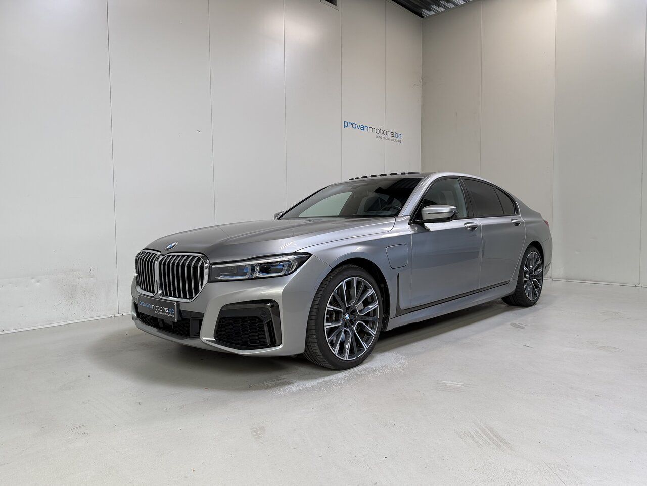 BMW 745 e Hybrid