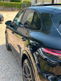 Porsche Cayenne - 12