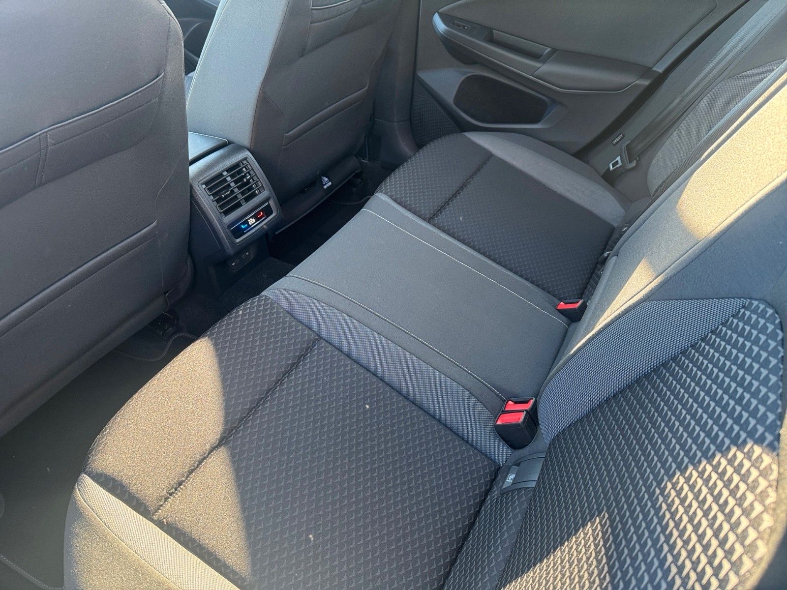 Fahrzeugabbildung Volkswagen Golf VIII Lim. Active 2.0 TDI