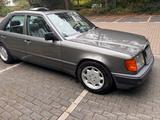 Mercedes-Benz Mercedes Benz W 124 230 E Automatik Neue TÜV - Mercedes-Benz 230 in Gelsenkirchen