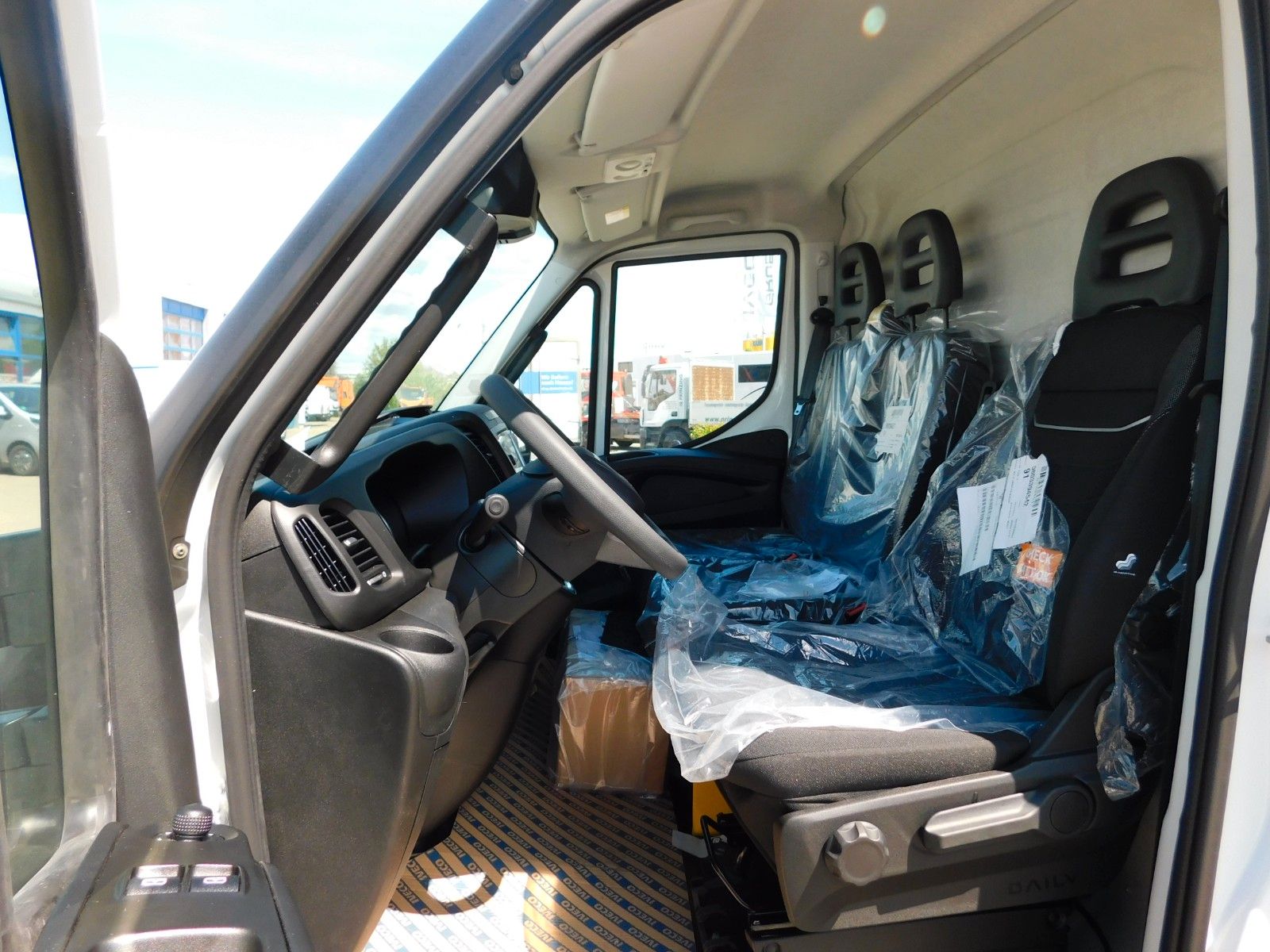 Fahrzeugabbildung Iveco Daily 35S16H3.0A8 V Y Kastenwagen