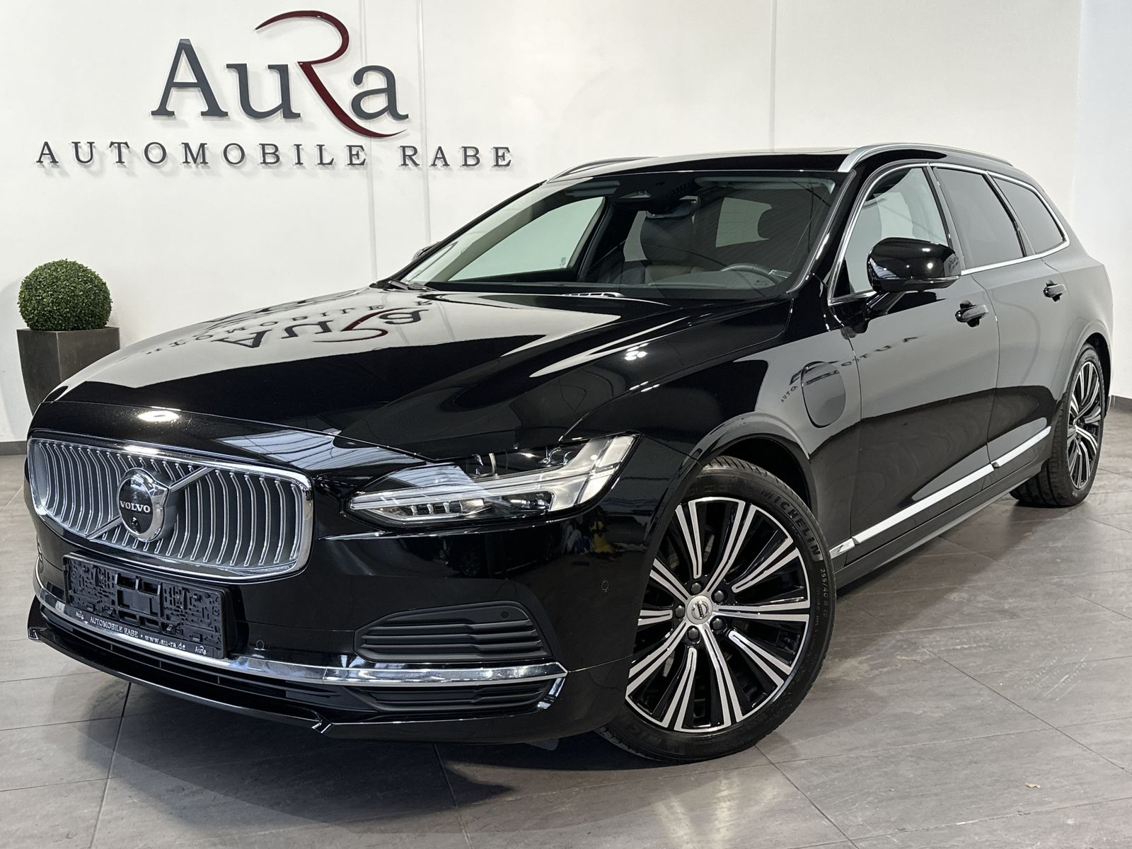 Fahrzeugabbildung Volvo V90 T6 AWD Plus Bright NAV+LED+360°+H&K+PANO+VC