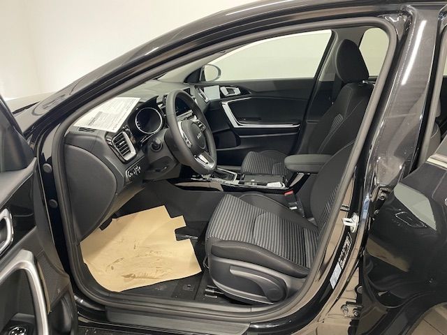 Fahrzeugabbildung Kia Ceed Ultimate Edition VerkehrszeichenERK Kamera