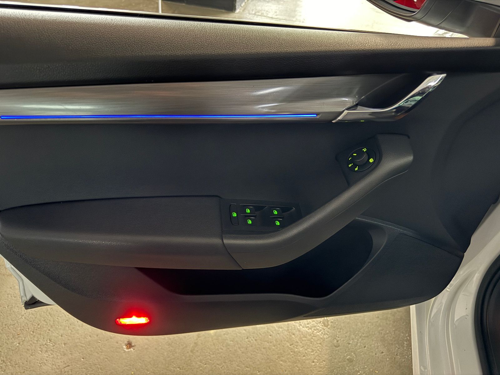 Fahrzeugabbildung SKODA Octavia STYLE 4X4 PANO NEUER MOTOR / MEGA VOLL