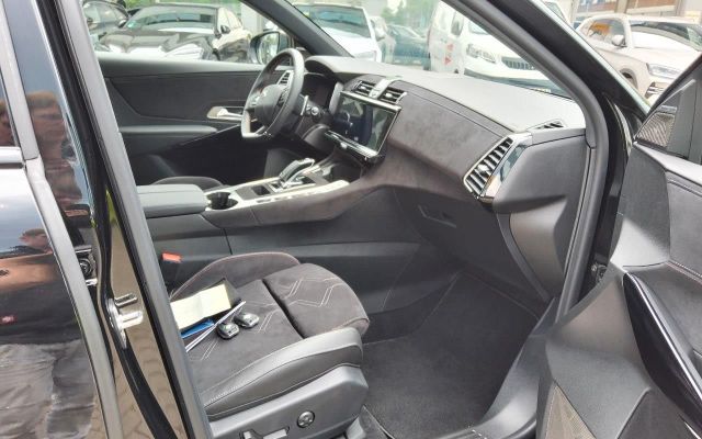DS Automobiles DS7 BlueHDi 130 EAT8 Performance Line+ Focal Nav