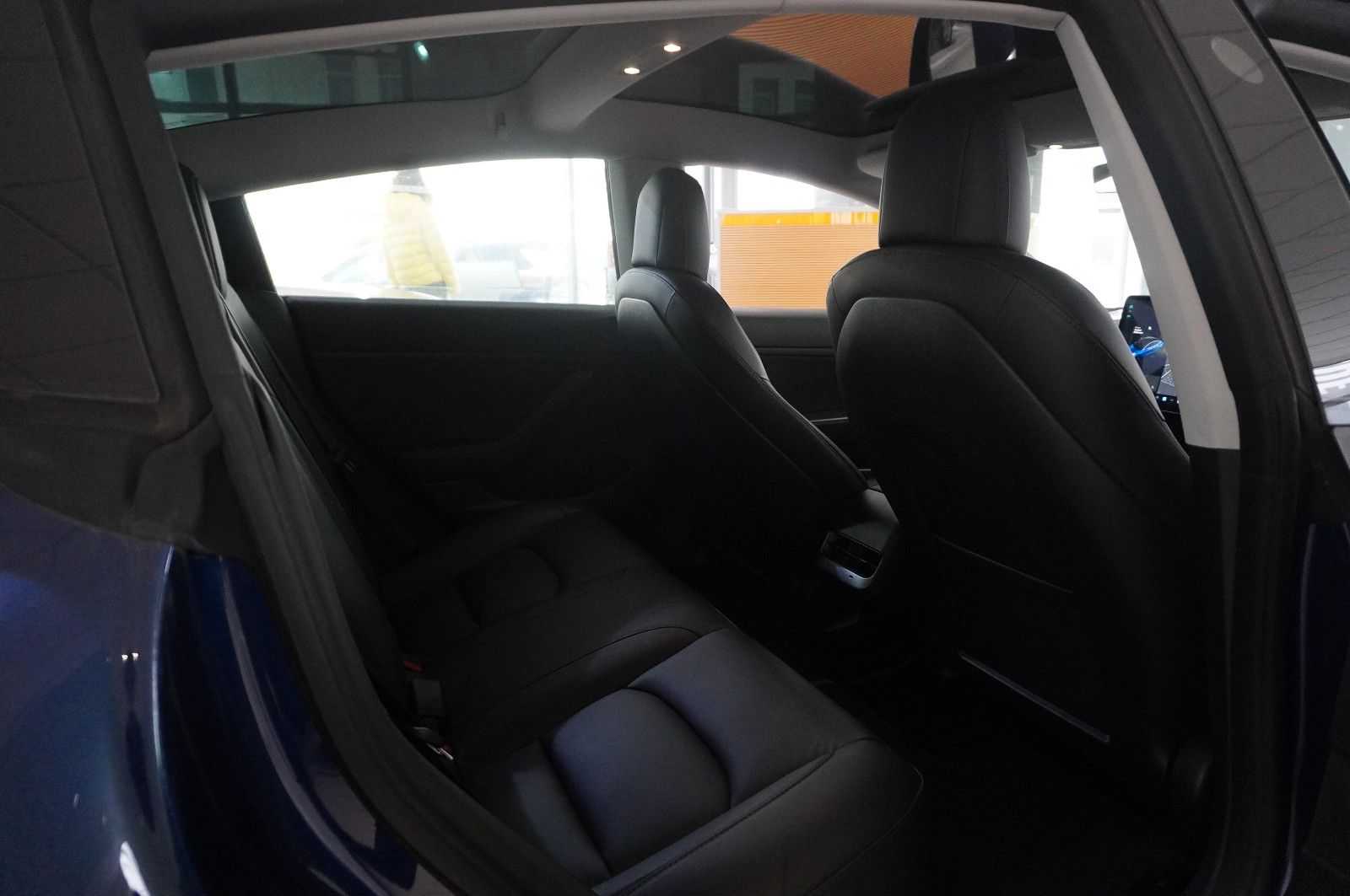 Fahrzeugabbildung Tesla Model 3 Standard Range Plus NAVI/KAMERA/SH/PANO