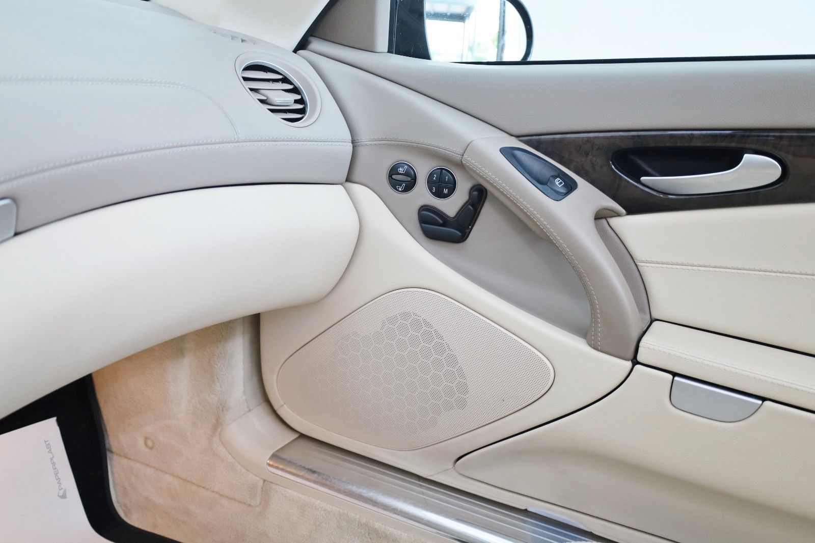 Fahrzeugabbildung Mercedes-Benz SL 350 Leder,Navi,Xenon,SH+Belüftung,PDC