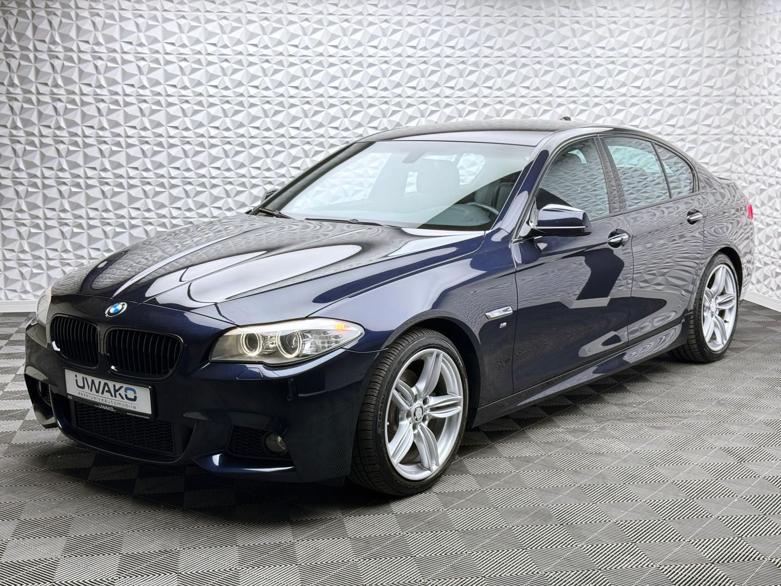 Fahrzeugabbildung BMW d M-PAKET/AUTOMATIK/SHADDOW/LED/AMBIENTE/PDC/NAV