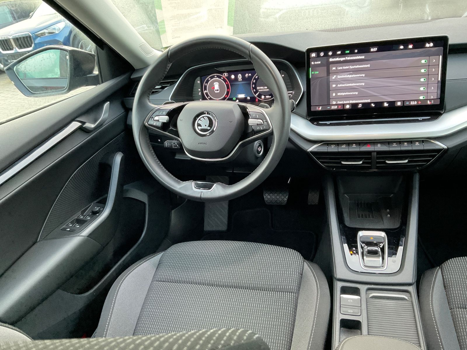 Fahrzeugabbildung SKODA Octavia Combi 2.0 TDI DSG,ACC,AHK,Navi,Kamera