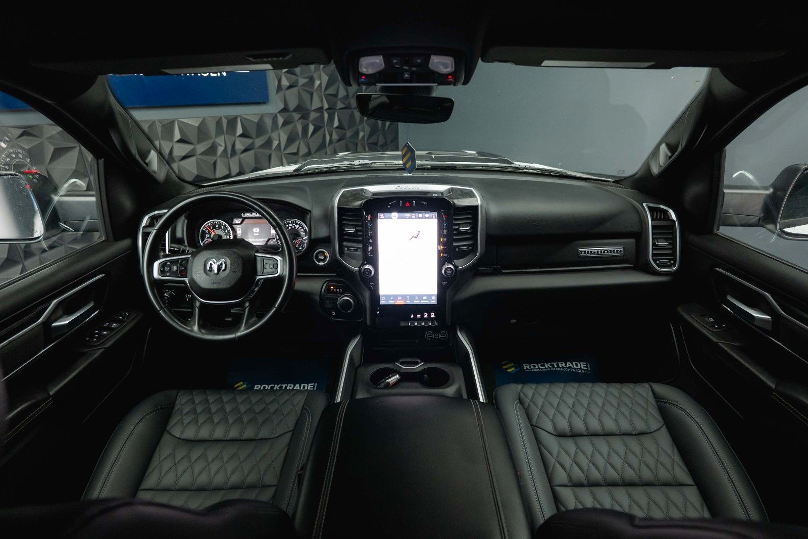 Fahrzeugabbildung Dodge RAM 5.7 V8 HEMI OFFROAD Night Limited 19% LED