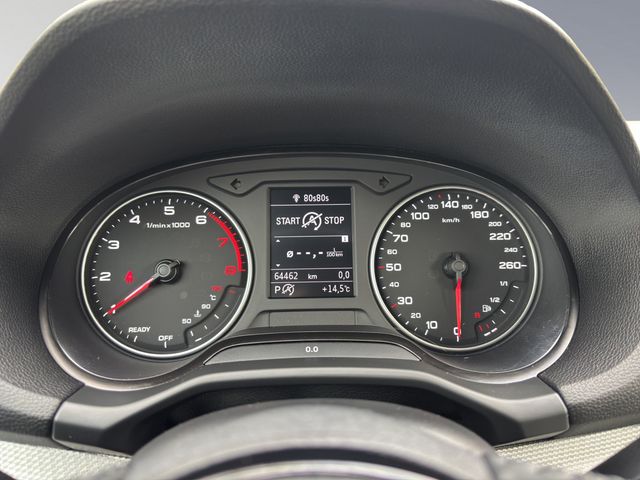 Q2 35 1.5 TFSI S-tronic PDC SHZ NAVI AHK LED