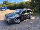 Renault Megane 2.0/Scheckheft/Tüv03.2027 - Renault Megane mit Benzin-Antrieb: Kombi, 2.0