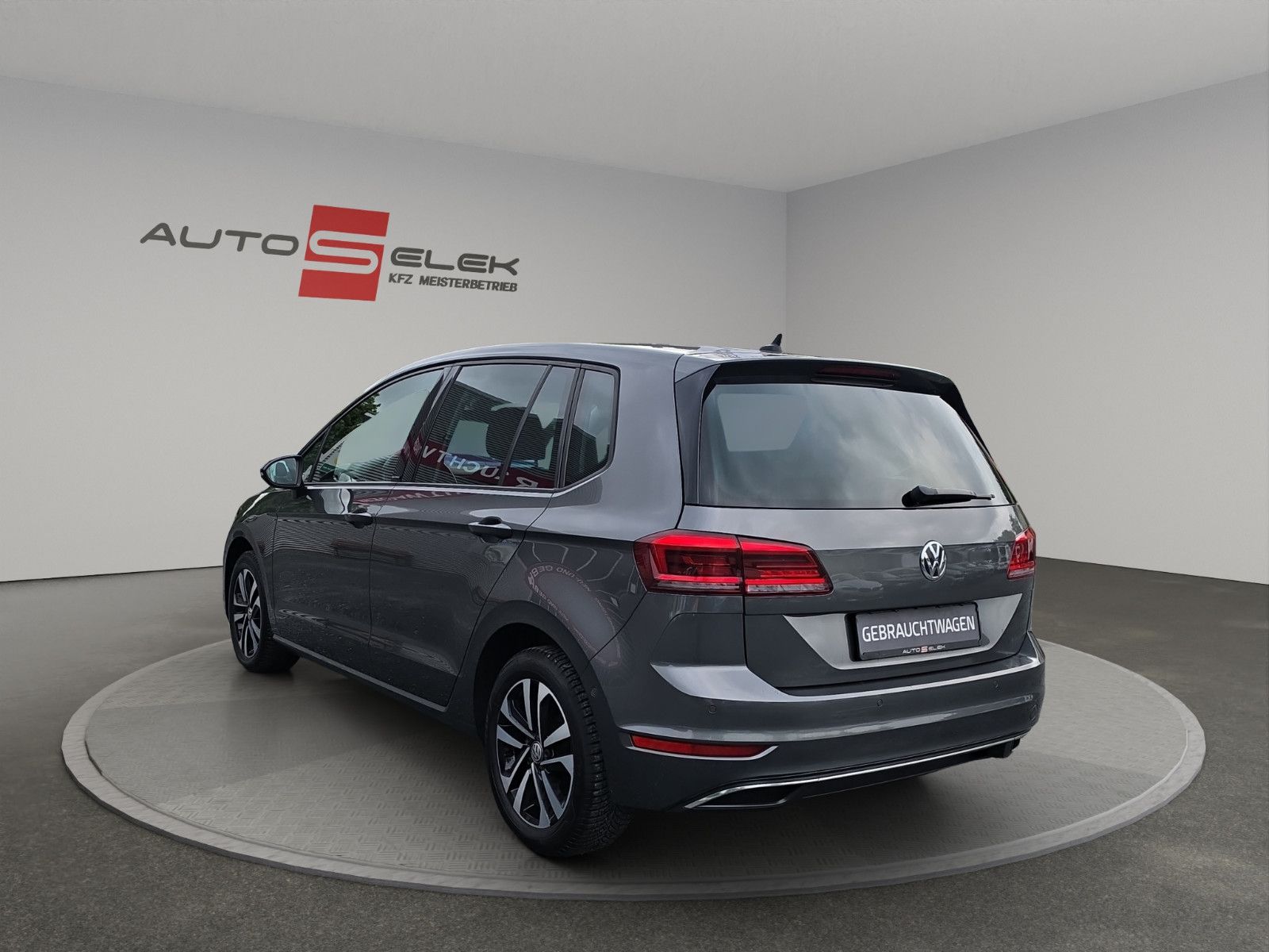 Fahrzeugabbildung Volkswagen Golf Sportsvan VII IQ.DRIVE AHK NAVI SHZ