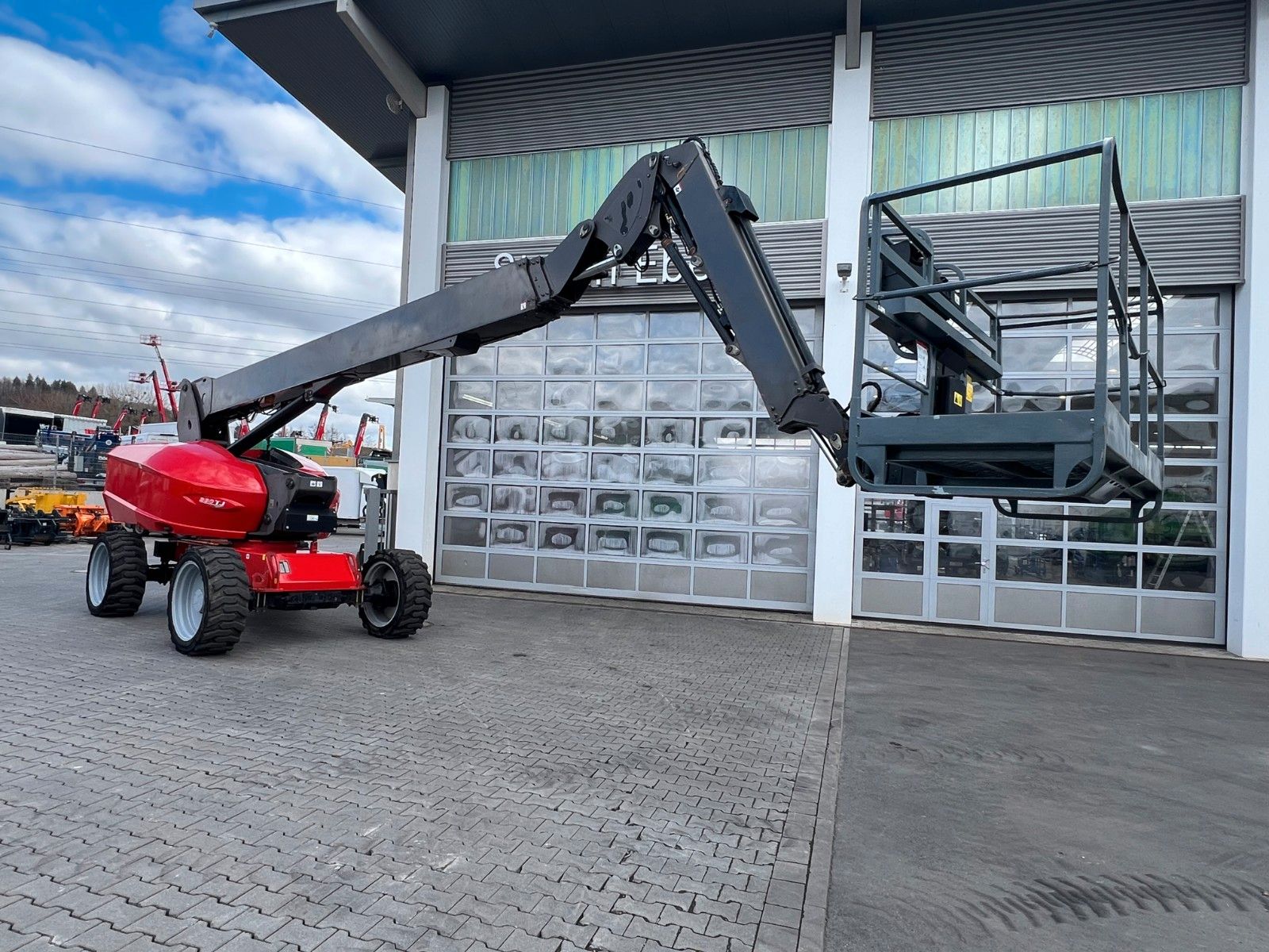 Fahrzeugabbildung Manitou 280 TJ / Arbeitshöhe: 28m / 4x4