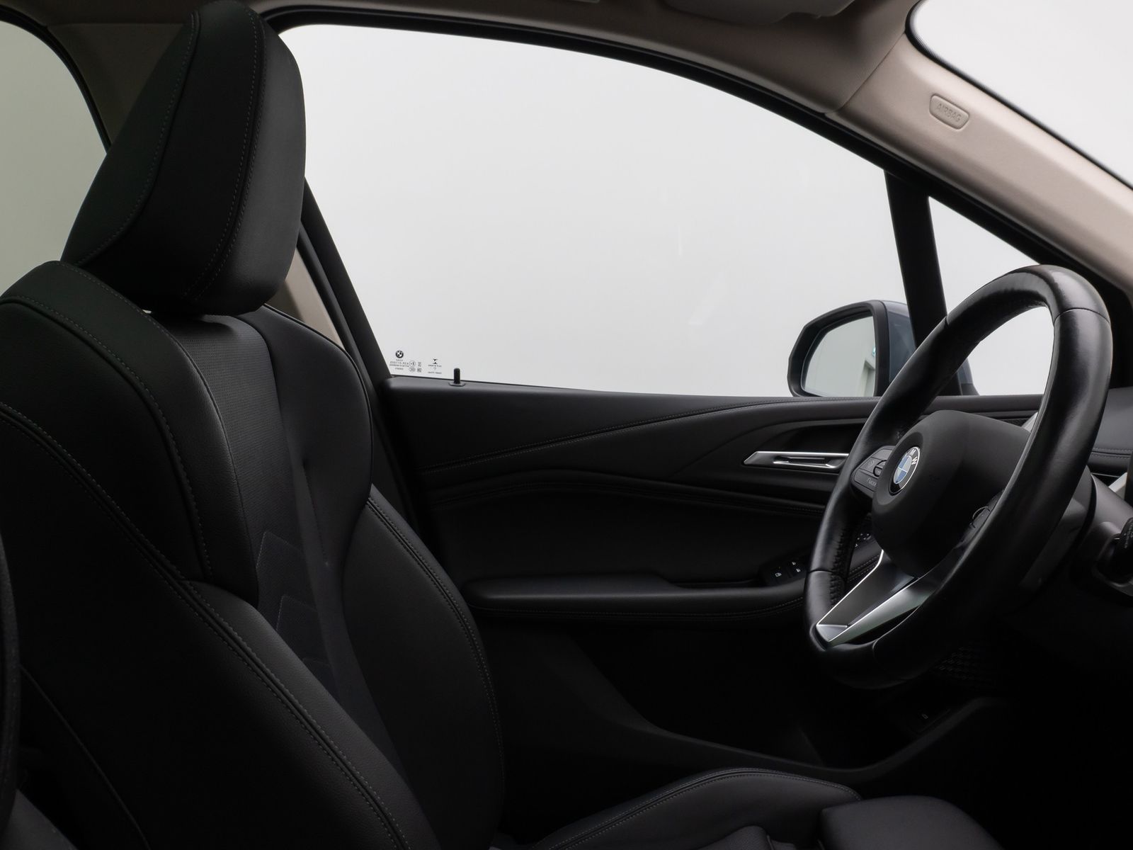 Fahrzeugabbildung BMW 218d Active Tourer Panorama 360°HUD Komfort AHK