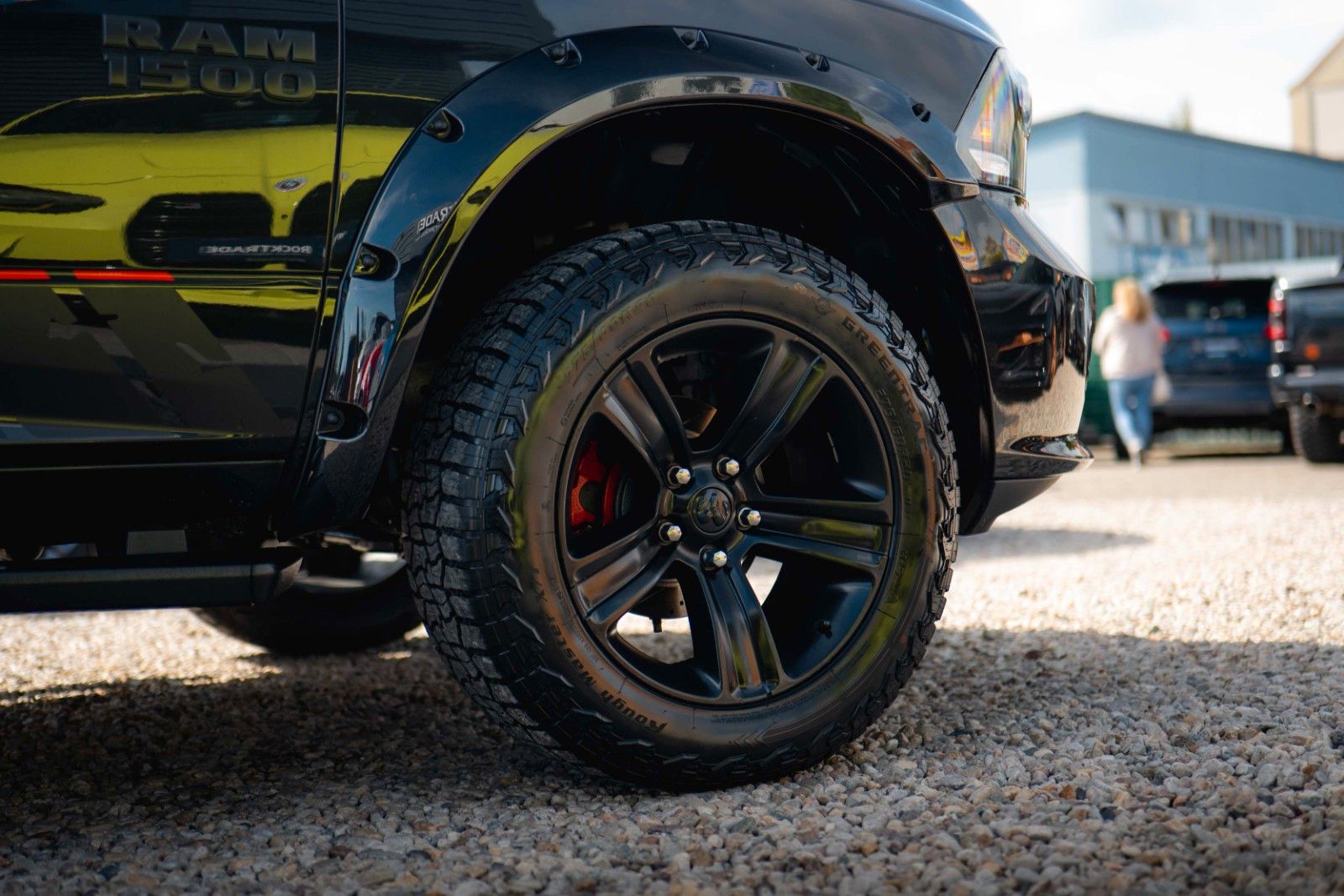 Fahrzeugabbildung Dodge RAM 5.7 V8 HEMI 4x4 OFFROAD Night-Paket LONGBED
