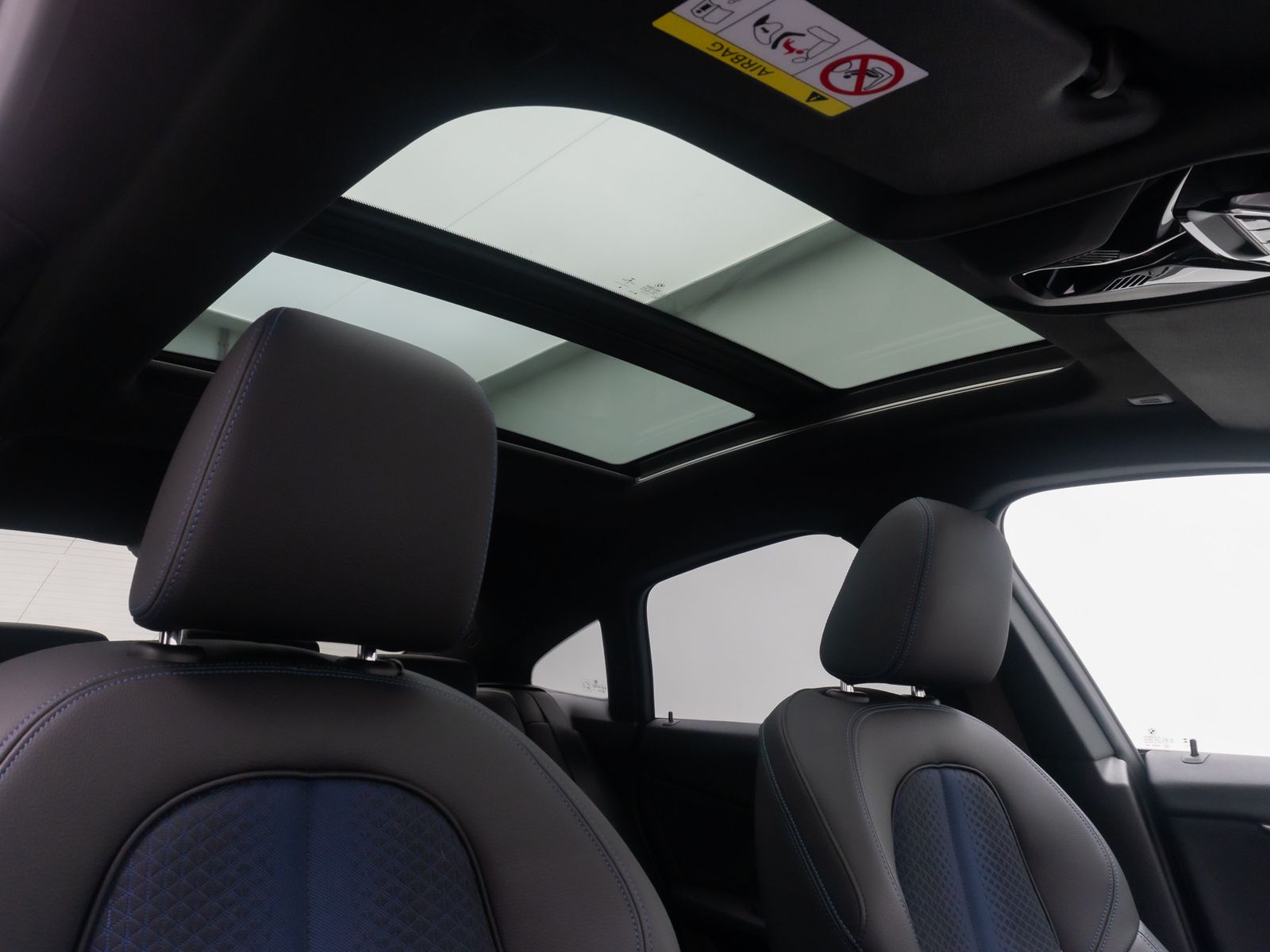 Fahrzeugabbildung BMW 218i Gran Coupé M Sport Kamera DAB HUD Panorama