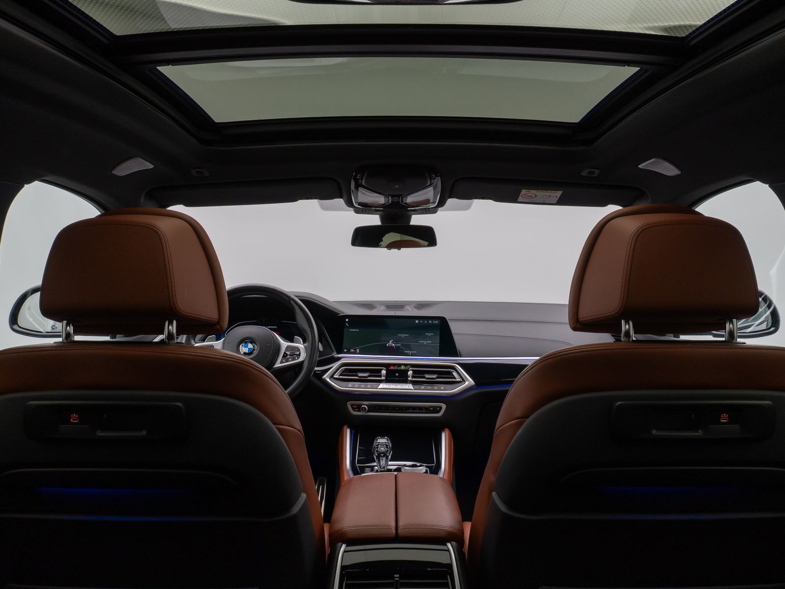 Fahrzeugabbildung BMW X6 M50i Panorama360°Laser Massage HUD B&W 22Zoll