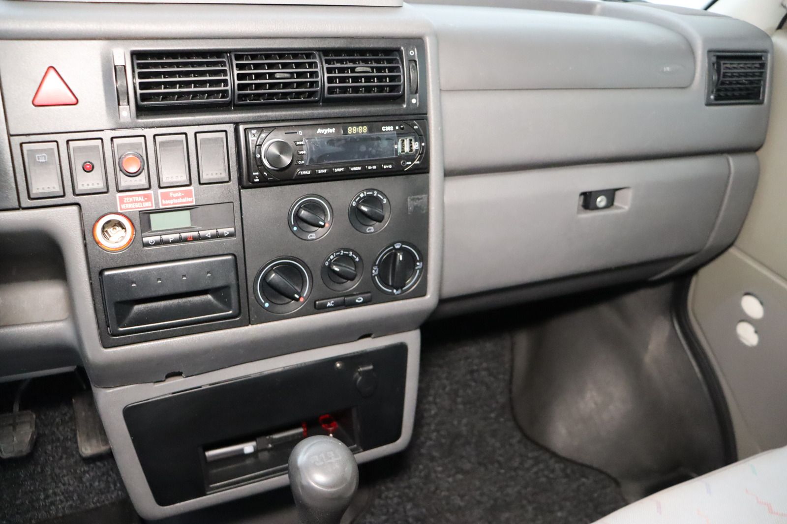 Fahrzeugabbildung Volkswagen T4 Kombi 2.5 syncro *Klima Allrad * Bett * Zelt