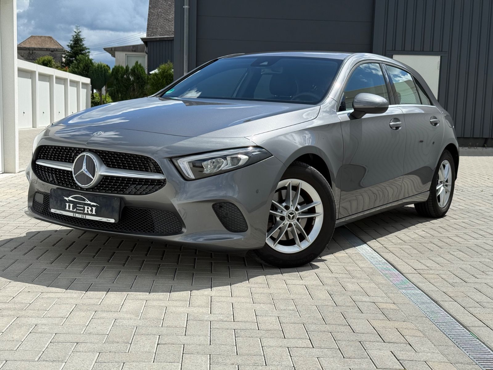 MERCEDES-BENZ A 200*WIDE-SCREEN*LED*TEIL-LEDER*7G-DCT*SITZHEIZ