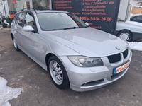 BMW 318d Kombi-2.HAND/SCHECKHEFT/PANORAMA/XENON-