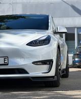 Tesla Model Y Performance Dual Motor AWD + top Extras! - Tesla Model Y Gebrauchtwagen in Berlin