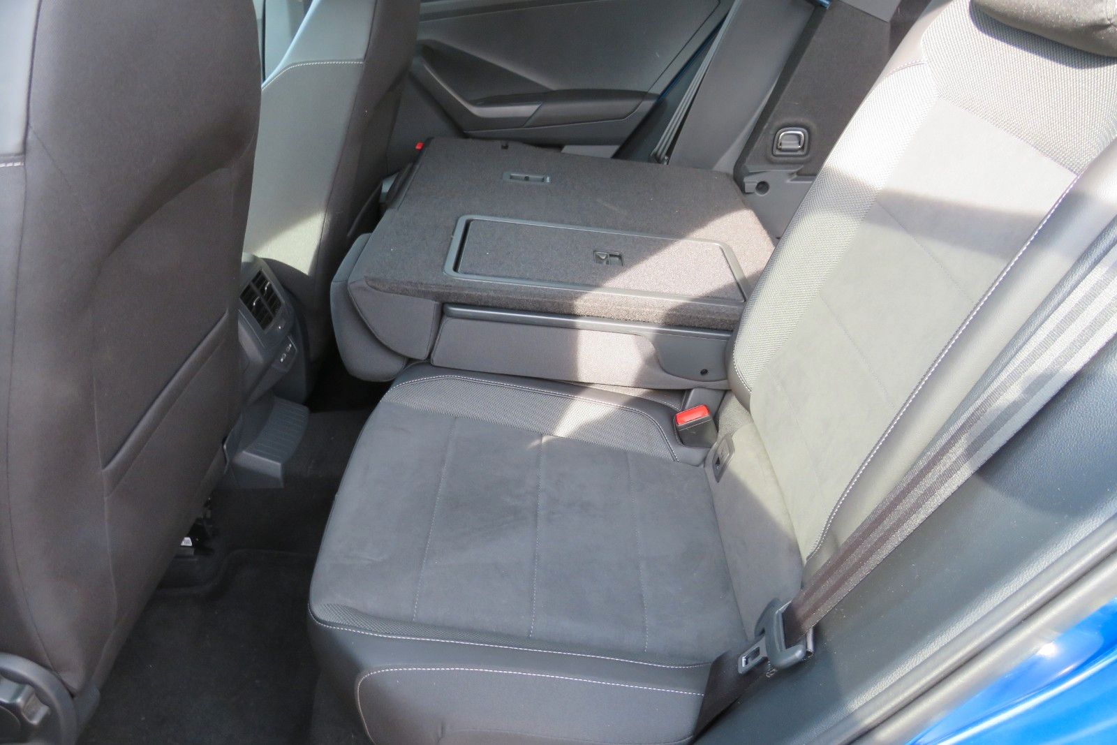 Fahrzeugabbildung Volkswagen T-Roc Style KAMERA ACC NAVI APP SITZH DIGI-COPI