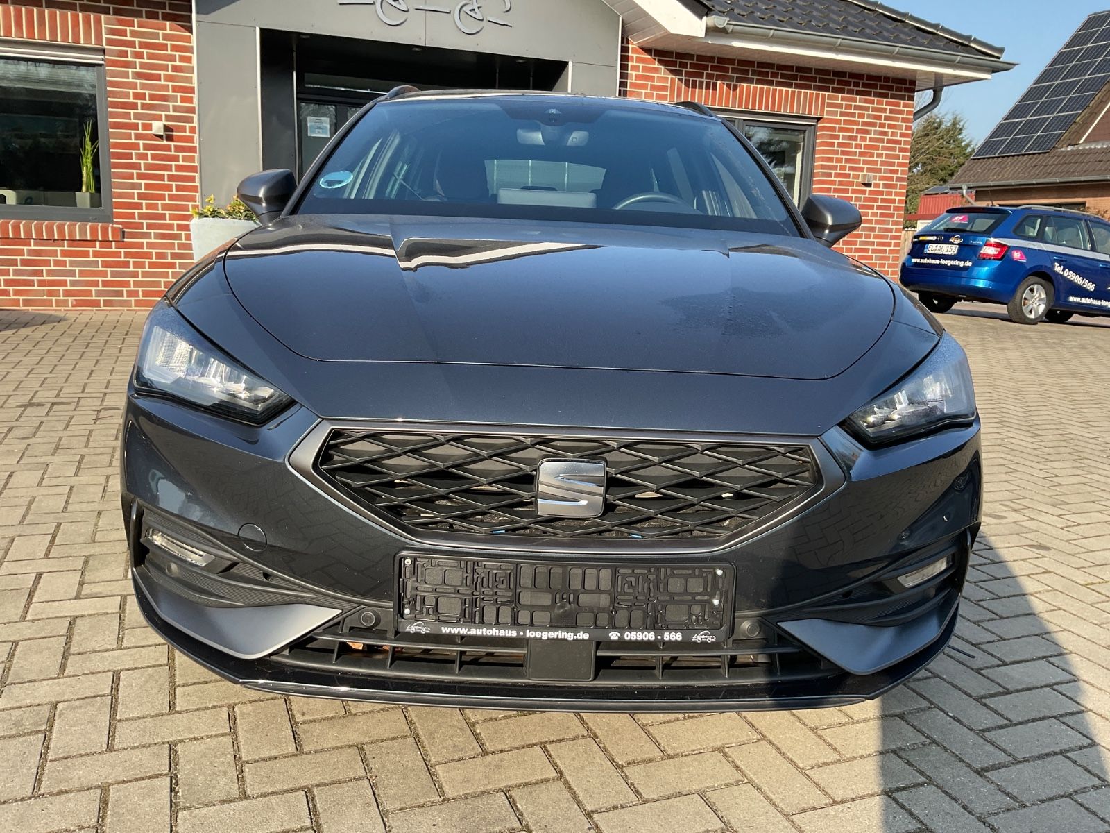 Fahrzeugabbildung SEAT Leon 1.5 eTSI,FR,DSG,ACC,Kamera,Carplay,