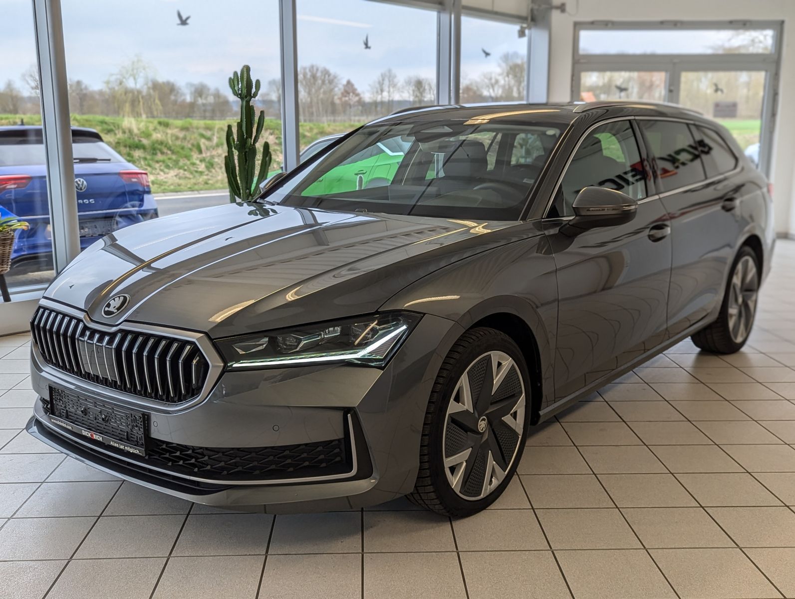 SKODA Superb 2.0TDI DSG 4x4 Pano Matrix ACC AHK 5J Gar - Image 3