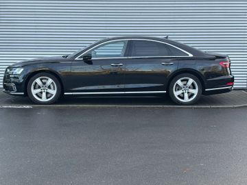Audi A8 - 4